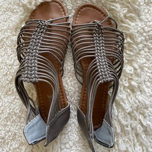 Ardene sandles size 10